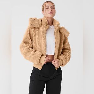 Alo Foxy Sherpa Jacket in Camel - Size S (4-6)